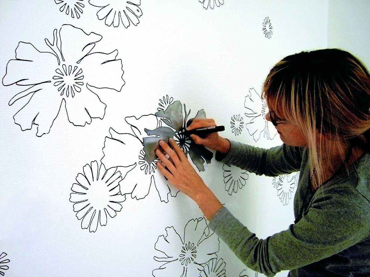 Рисуем цветы на стене своими руками