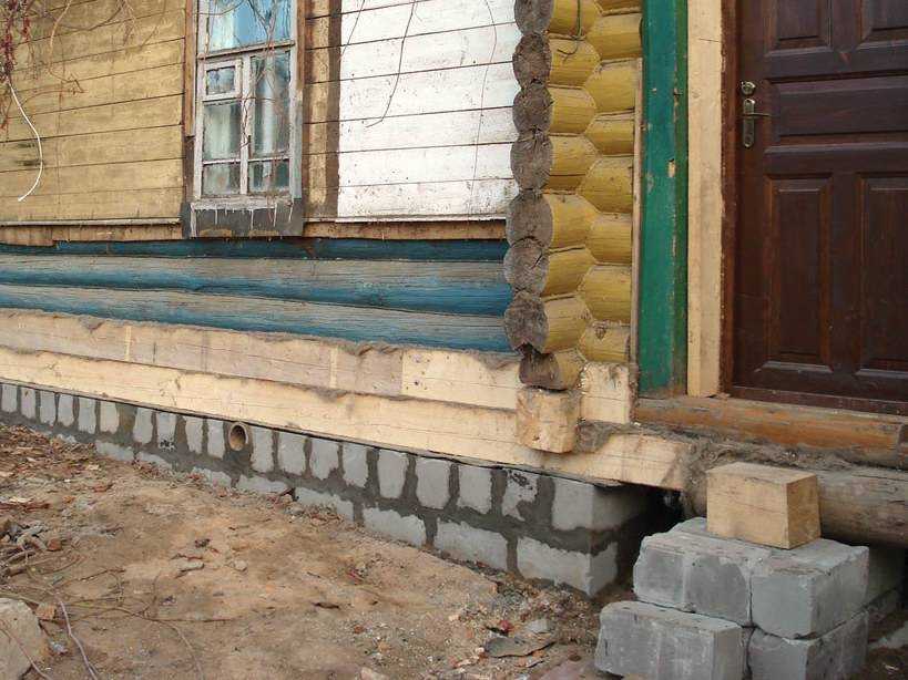 Замена нижних венцов деревянного дома: этапы и способы