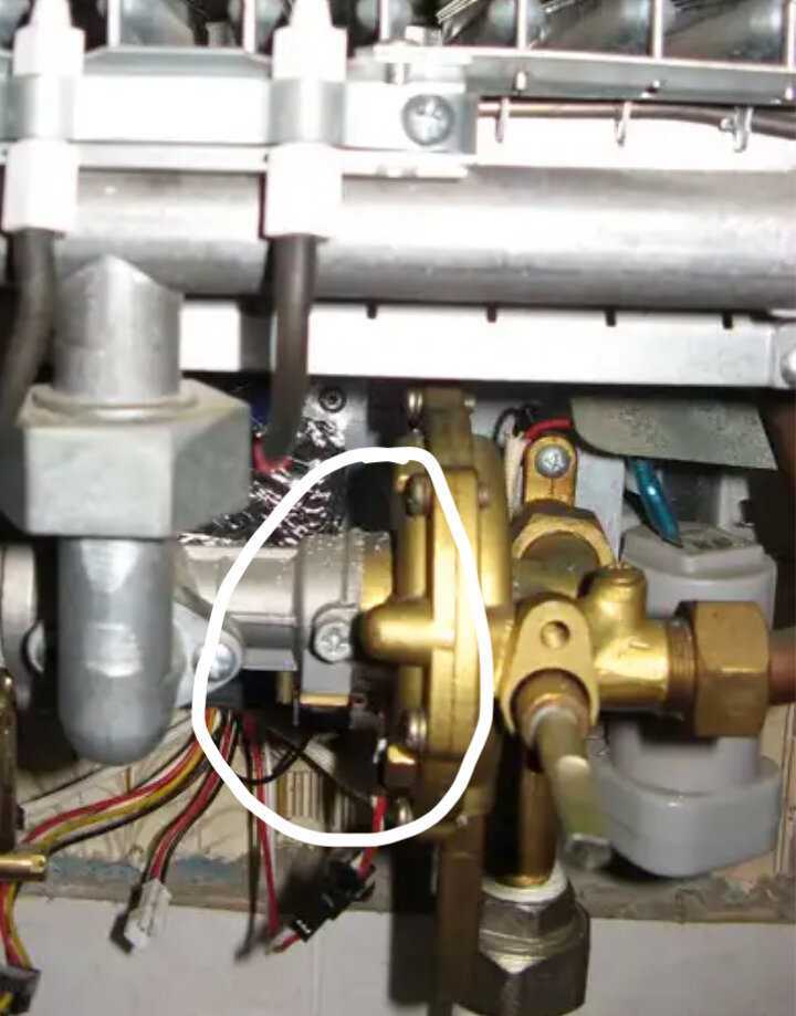 Почему течет газовая колонка и что при этом делать