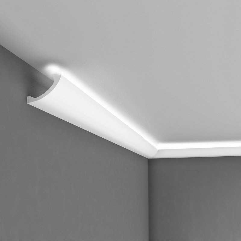 Подсветка потолка с помощью плинтуса для светодиодной ленты