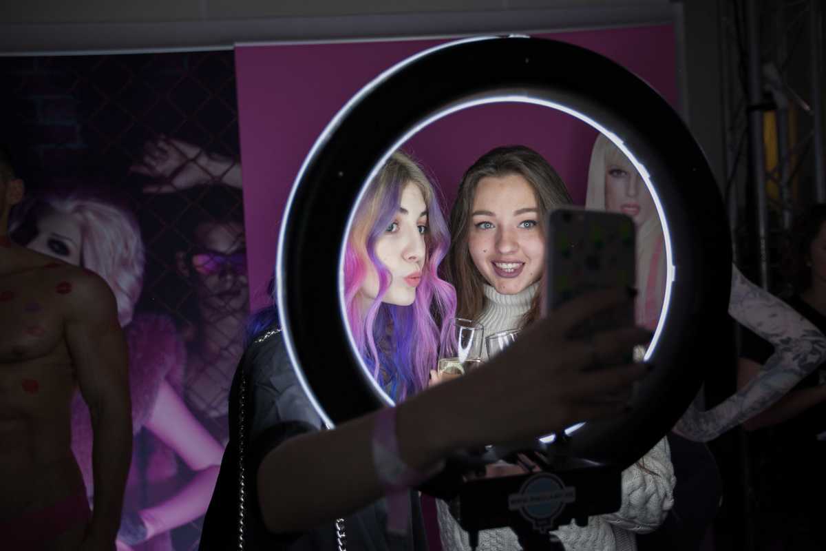 Кольцевая лампа - самый популярный светильник для съемок видео Tik-Tok или Reels