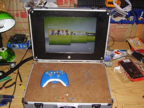 Игры делать приставки. Моддинг Xbox 360 охлаждение. Xbox 360 в портативном корпусе. Xbox 360 в корпусе ноутбука. Кастомный Xbox 360.